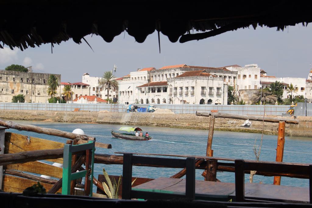 Dreamer's Island Botel